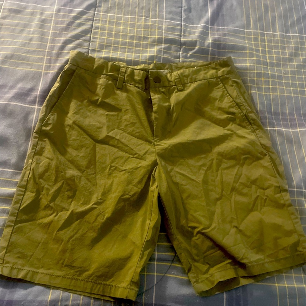 Size 33 men slim short pants